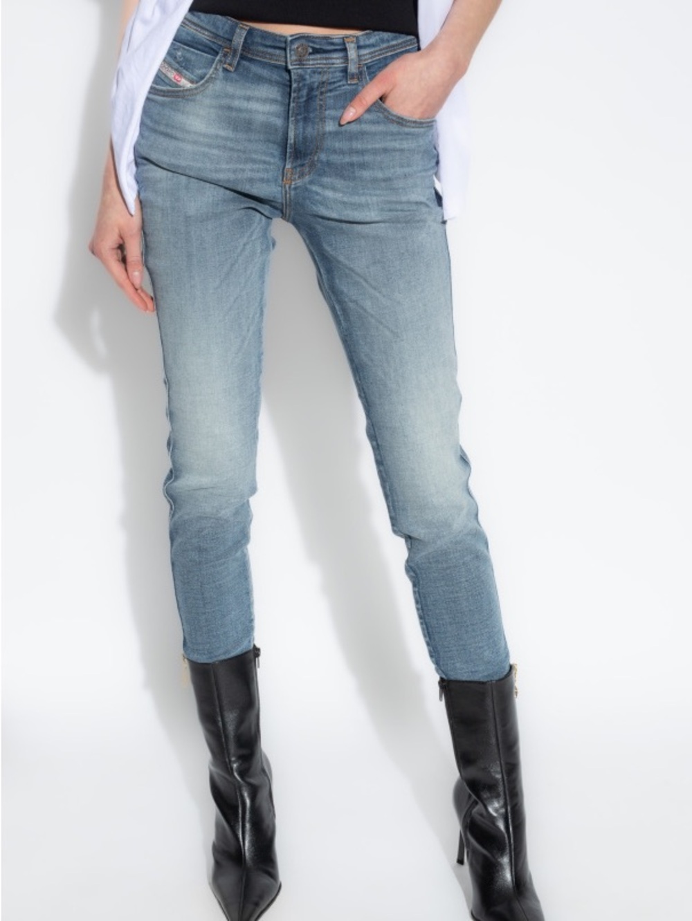 DIESEL 2015 BABHILA L.32' SKINNY JEANS Size 29